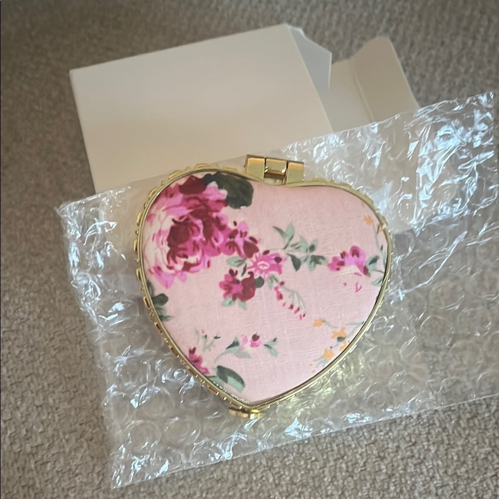 SHEIN Pink Floral Heart-Shaped Compact Mirror